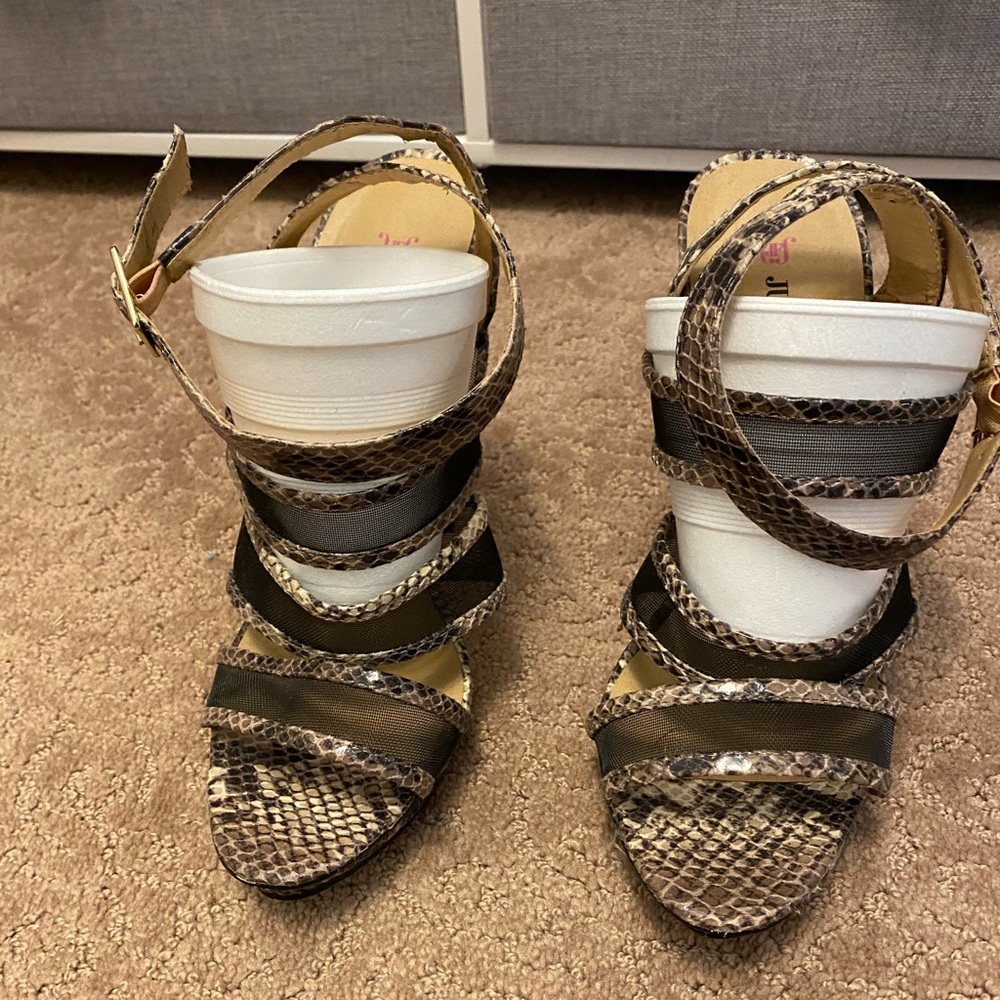 Sneak print sandal